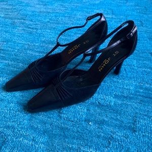 St. John classic Black Pumps Womens Size 8